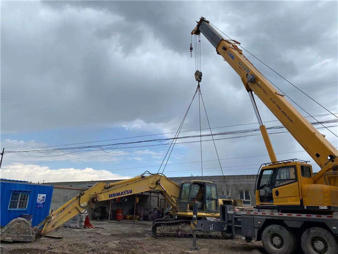 海口市25吨吊车的工作半径是多少？